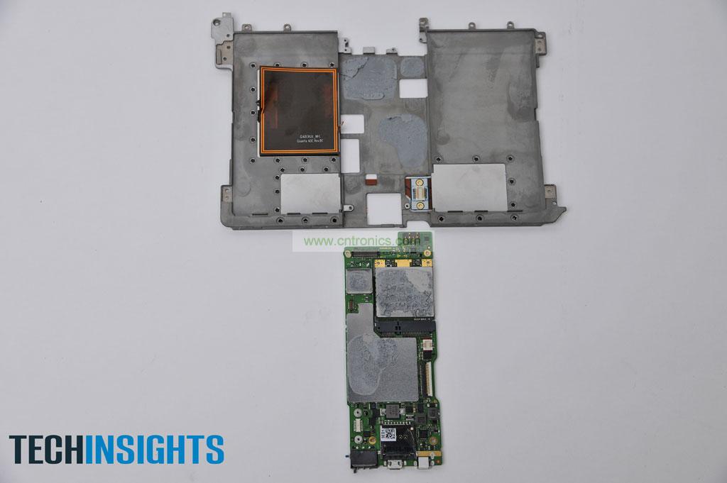 將PCB與金屬分離，從PCB板上卸下無線通訊板