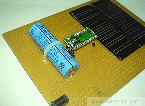 微型太陽能供電板DIY，給手電筒收音機供電