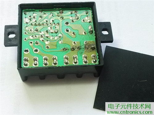 漏電保護器拆解：結構有差異，做工不錯