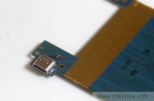 拆解4G新機索尼M35t：用料十足，易于維修