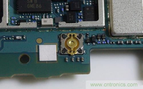 拆解4G新機索尼M35t：用料十足，易于維修