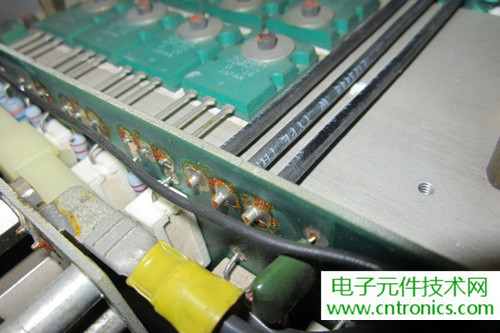 用料很給力！專業后級功放美國高峰FA1201拆解
