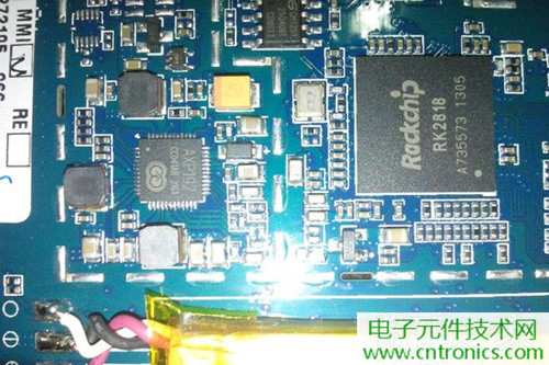 不怕摔的電紙書！一款柔性屏電子書閱讀器拆解