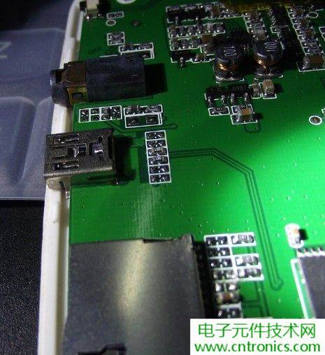 探秘電子紙！一款電紙書的電子墨水屏拆解