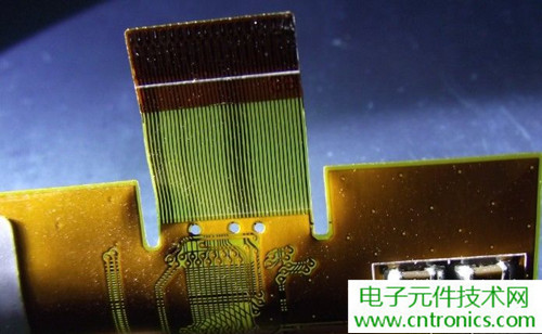 探秘電子紙！一款電紙書的電子墨水屏拆解