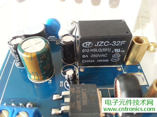 一款觸控開關拆解，做工不錯