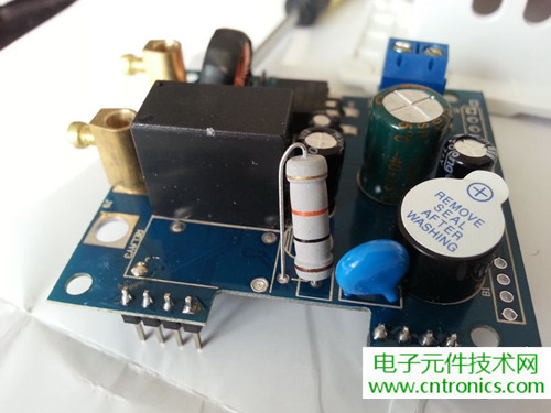 一款觸控開關拆解，做工不錯