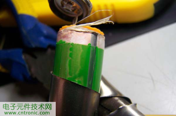 筆記本電池拆解，探秘電池內部結構