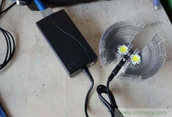 變廢為寶！風扇散熱器變身山寨LED燈