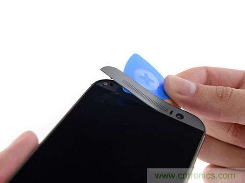 牛人強拆！新HTC One(M8)真機精密做工難修理