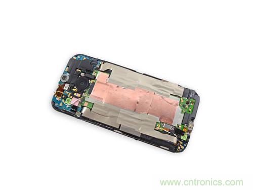 牛人強拆！新HTC One(M8)真機精密做工難修理