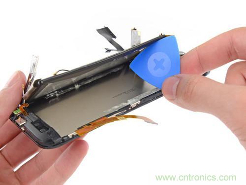 牛人強拆！新HTC One(M8)真機精密做工難修理