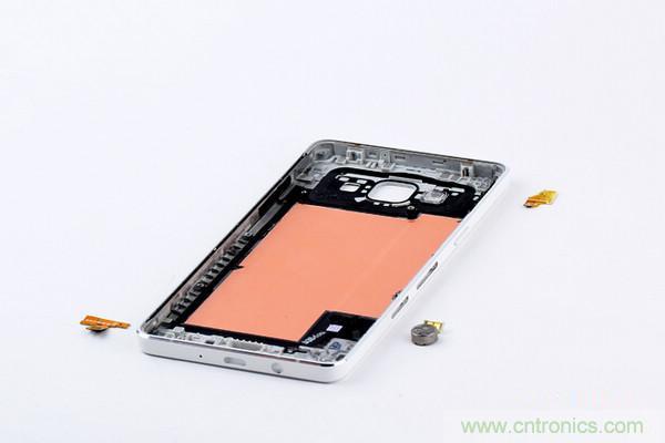 拆解狂魔荼毒新機三星金屬Galaxy A5，看槽點在何方？