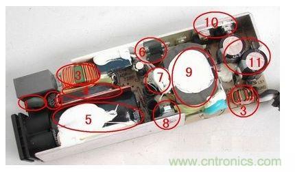 電源適配器的構造  6 1. 壓敏電阻，其功能是當外界電壓過高時，壓敏電阻阻值迅速變得很小，與壓敏電阻串聯的保險絲被熔斷，從而保護其他電路不被燒壞。  2. 保險絲，規格為2.5A/250V，當電路中的電流過大時，保險絲會熔斷以保護其他元件。  3. 電感線圈(又稱扼流圈)，主要功能是降低電磁干擾。  4. 整流橋，規格為D3SB，作用是把220V交流電變為直流電。  5. 濾波電容，規格為180μF/400V，作用是濾除直流電中的交流紋波，使電路工作更可靠。  6. 運放IC(集成電路)，保護電路、電壓調節的重要組成部分。  7. 溫度探頭，用于探測電源適配器的內部溫度，當溫度高于某一設定值時(不同品牌的電源適配器，其設定的溫度閥值略有不同)，保護電路會切斷適配器的電壓輸出，從而保護適配器不受損壞。   8. 大功率開關管，是開關電源中的核心元件之一，開關電源能“一開一關”地工作，開關管功不可沒。   9. 開關變壓器，開關電源中的核心元件之一。   10. 次級整流管，功能是把低壓交流電變為低壓直流電。在IBM的電源適配器中，整流管往往是由兩個大功率并聯工作的，以獲得較大的電流輸出。   11. 次級濾波電容，規格為820μF/ 25V，共有兩個，起濾除低壓直流電中的紋波的作用。  除上述元件外，電路板上還有可調電位器及其他阻容元件。