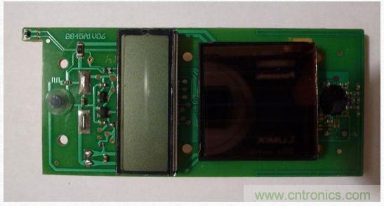 圖5：移開電池后的PCB另一面。