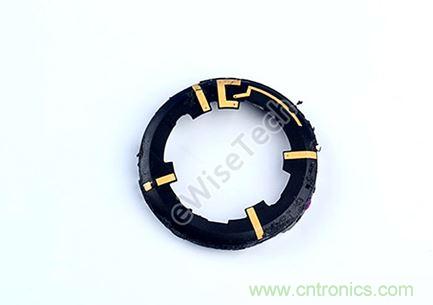 MOTO 360二代智能手表拆解：只有細節，沒有亮點
