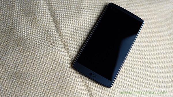 業界良心 LG V10 評測:剛毅、冷峻，不失人性化