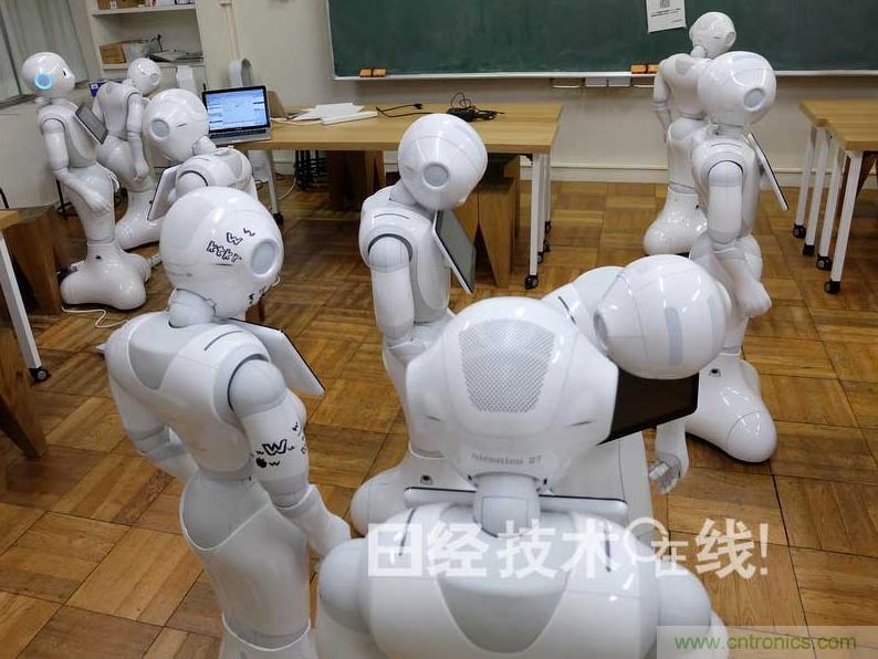 拆解筆記本不過癮，那就來拆拆日本情感機器人吧！