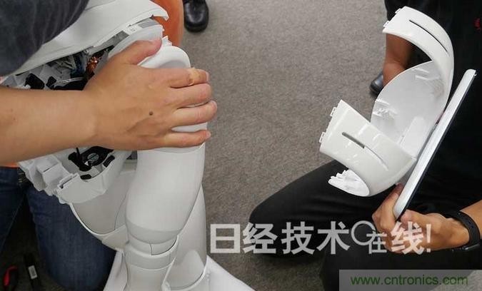 拆解筆記本不過癮，那就來拆拆日本情感機器人吧！