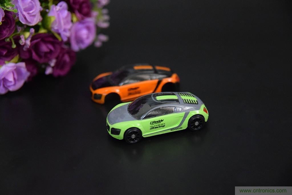 虛擬與現實相結合的飛車游戲，讓你體驗速度與激情的碰撞！