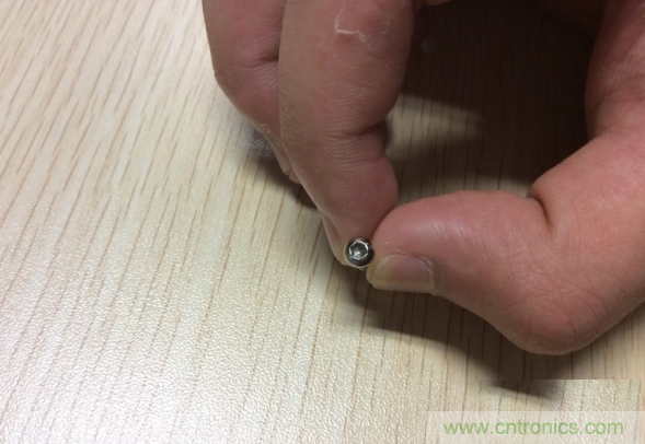 真飛機拆不著，那就來拆拆無人機“鼻祖”大疆吧！