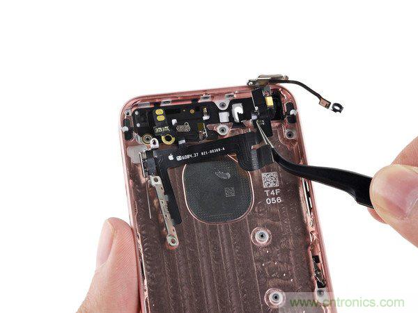有什么地方沒有變？iPhone SE真機拆解