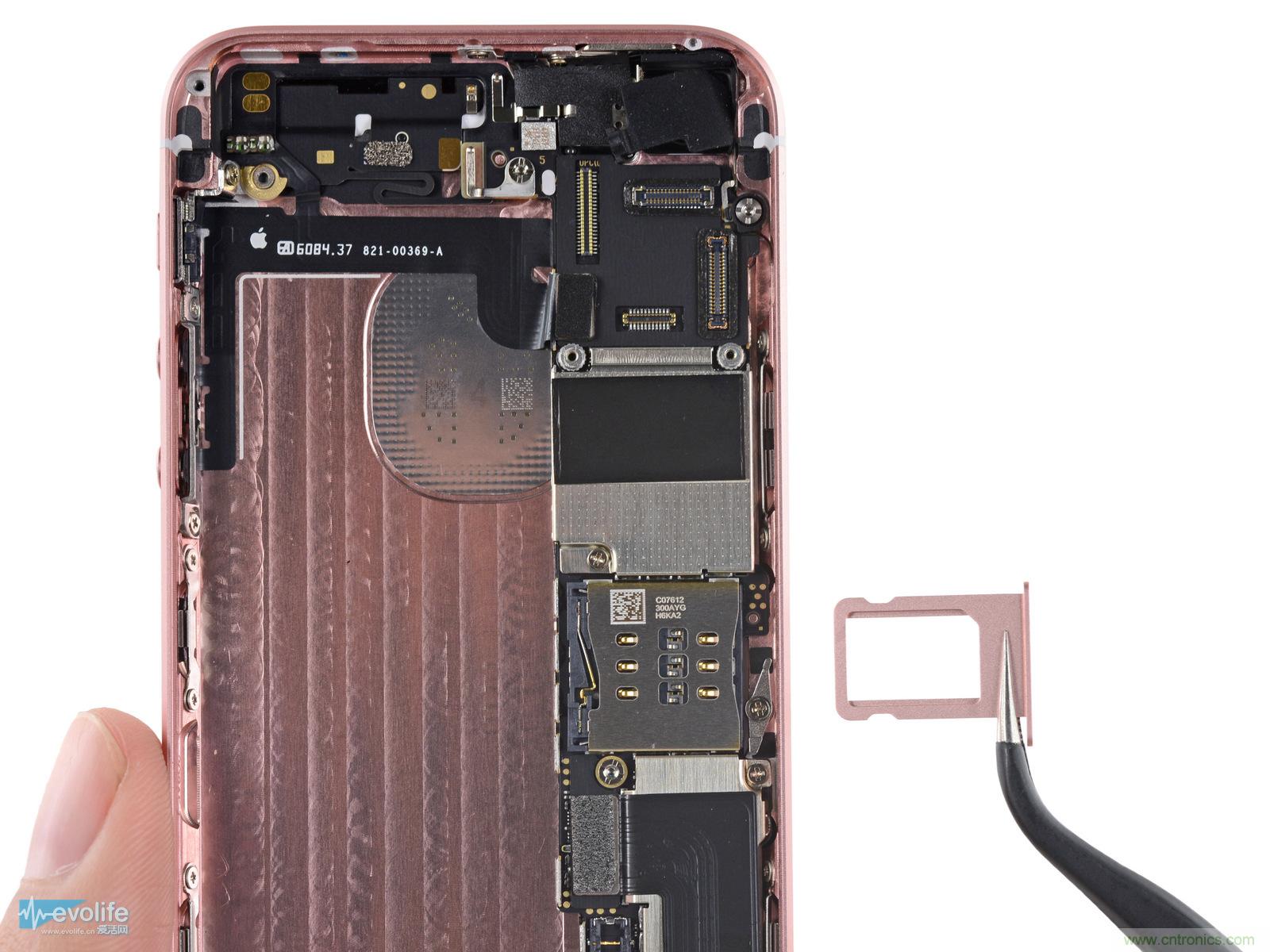 有什么地方沒有變？iPhone SE真機拆解