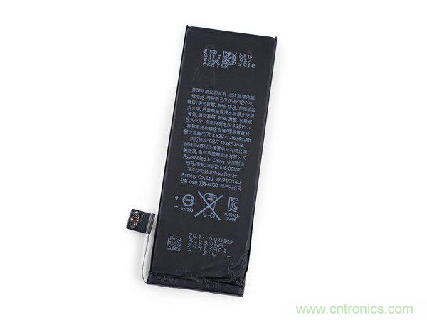 有什么地方沒有變？iPhone SE真機拆解