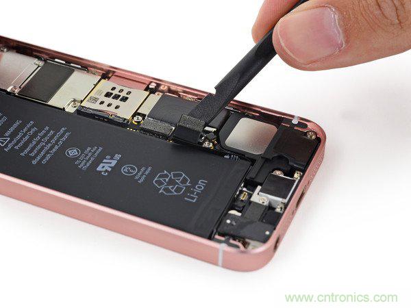 有什么地方沒有變？iPhone SE真機拆解