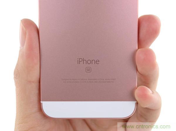 有什么地方沒有變？iPhone SE真機拆解