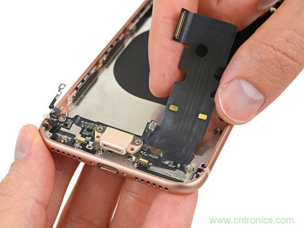 iPhone 8首拆：無線充電版本的iPhone 7？