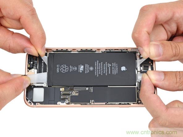 iPhone 8首拆：無線充電版本的iPhone 7？