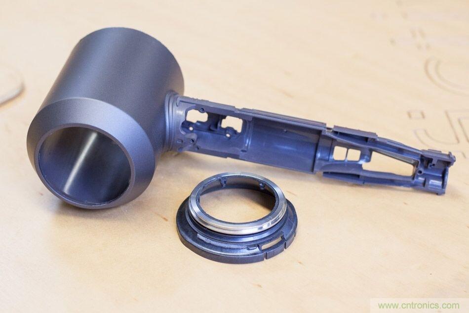 拆解戴森吹風機：近三千元的價格貴在哪？