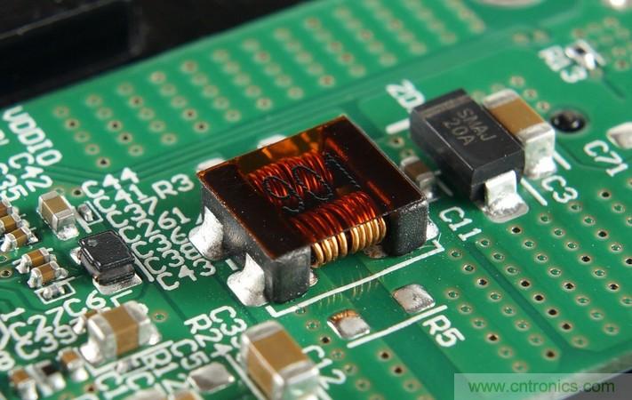 拆解對比：系出同門，小米、紫米無線充電器的差別有多大？