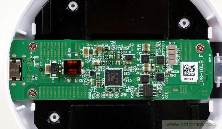 拆解對比：系出同門，小米、紫米無線充電器的差別有多大？