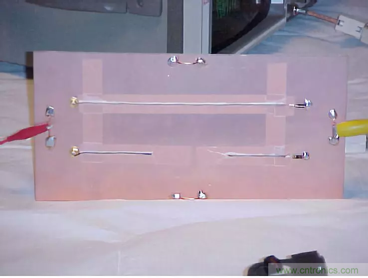 PCB割地對系統ESD是否有影響？
